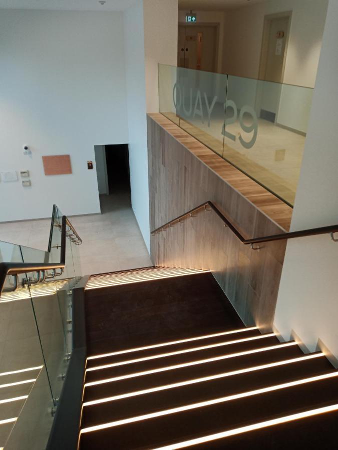 Kings Wharf Quay29 - Large Studio Apartment With 3 Pools - Gym - Rock Views - Holiday And Short Let Apartments In ยิบรอลตาร์ ภายนอก รูปภาพ
